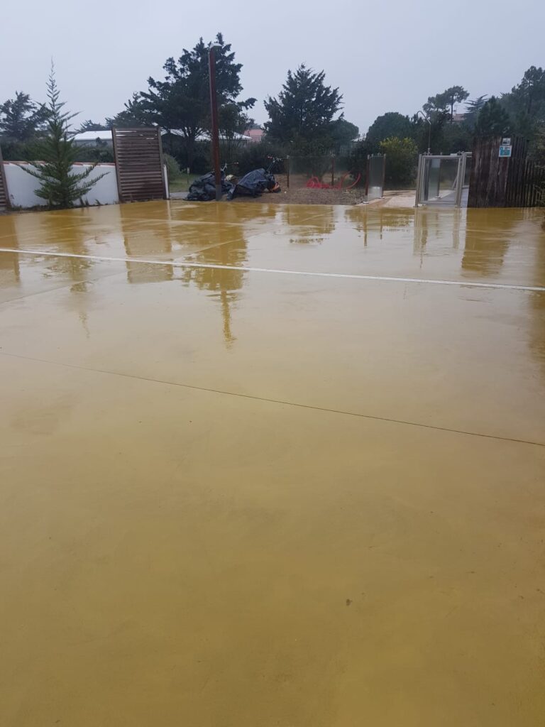 Aménagement d’une surface extérieure en béton lissé