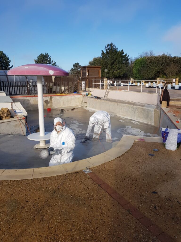 Rénovation de bassin de piscine en béton