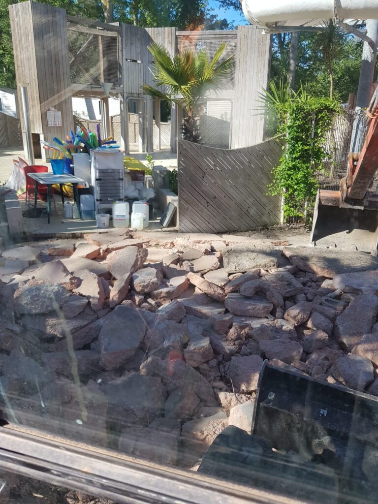 Préparation de chantier avec démolition des anciens revêtements